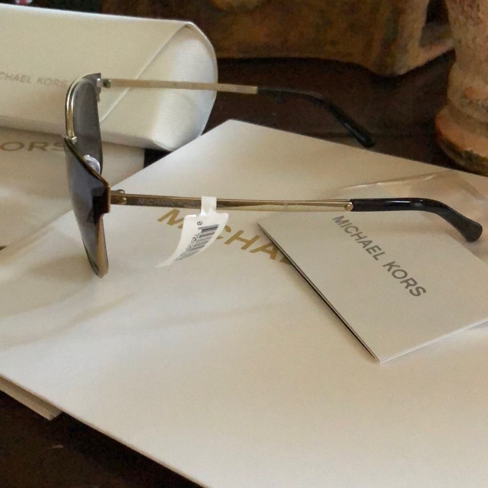 MICHAEL KORS
Tia Sunglasses - Picture 2 of 4